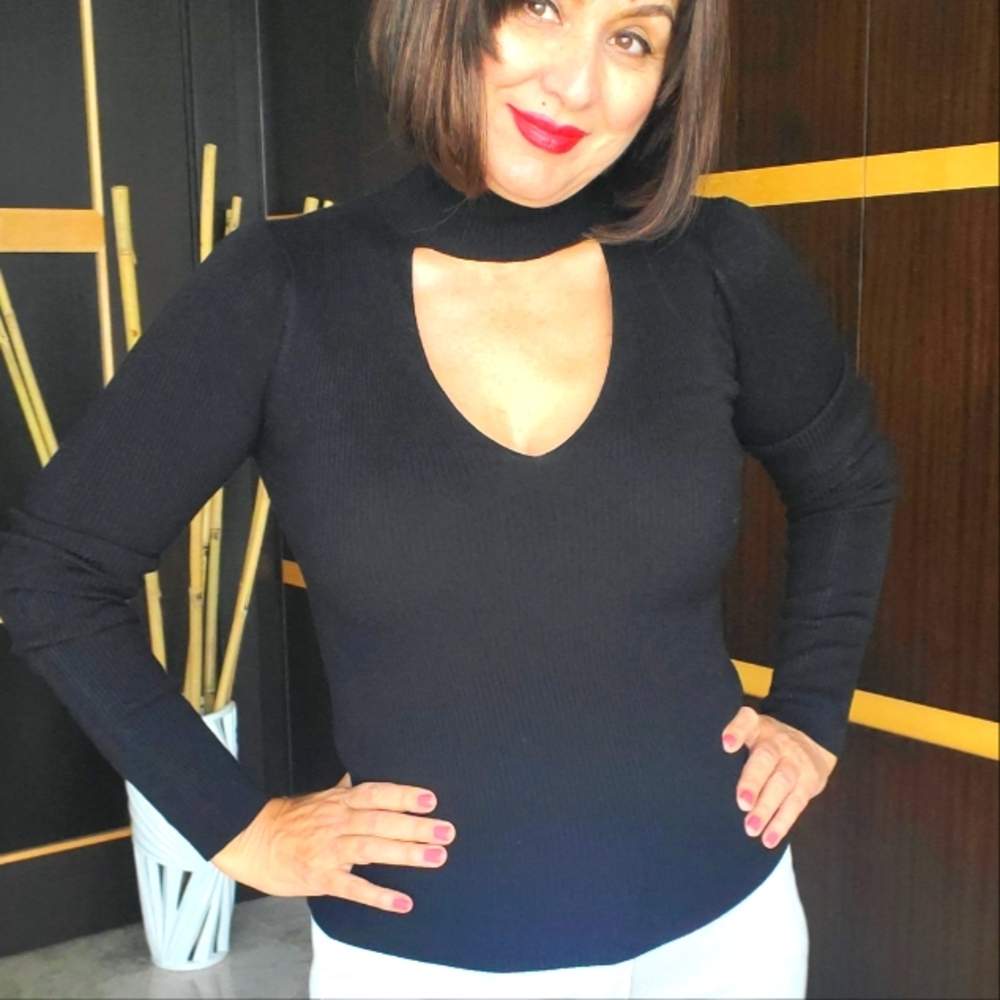 EXPRESS KNITTED KEYHOLE TOP, AS NEW, SIZE MEDIUM